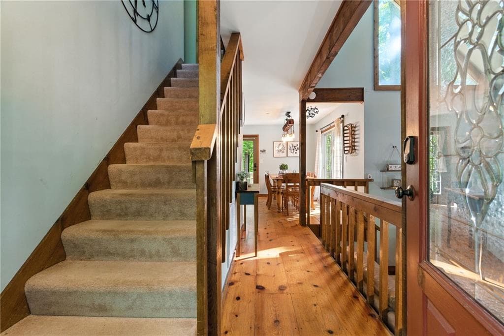 3 bedroom, 2 bathroom, 1,370 sq ft single family residence for sale at 118 Soaring Hawk Circle, Big Canoe, GA 30143 — photo 4