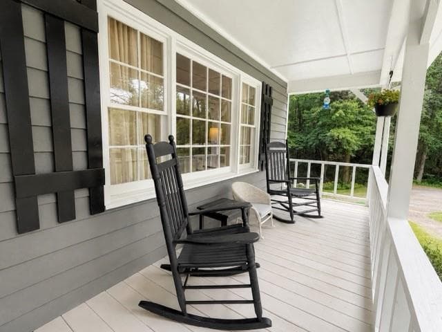 2 bedroom, 1 bathroom, 1,252 sq ft single family residence under contract at 1484 Harmony Grove Church Road, Acworth, GA 30101 — photo 4