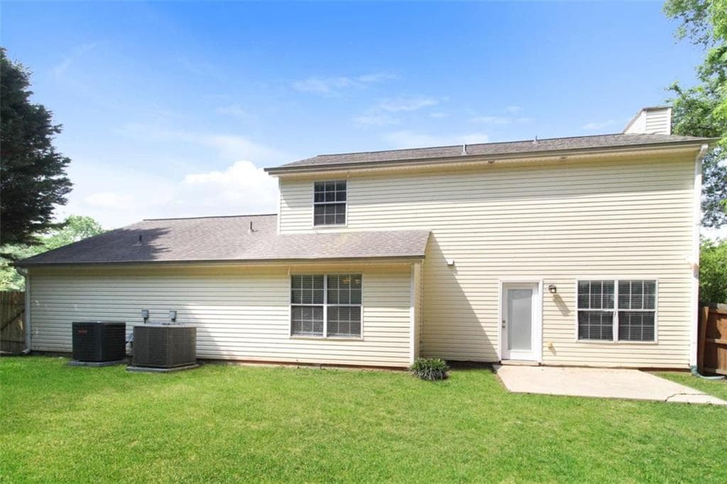 3 bedroom, 3 bathroom, 1,568 sq ft single family residence for sale at 3254 Rockwalk Terrace, Loganville, GA 30052 — photo 2