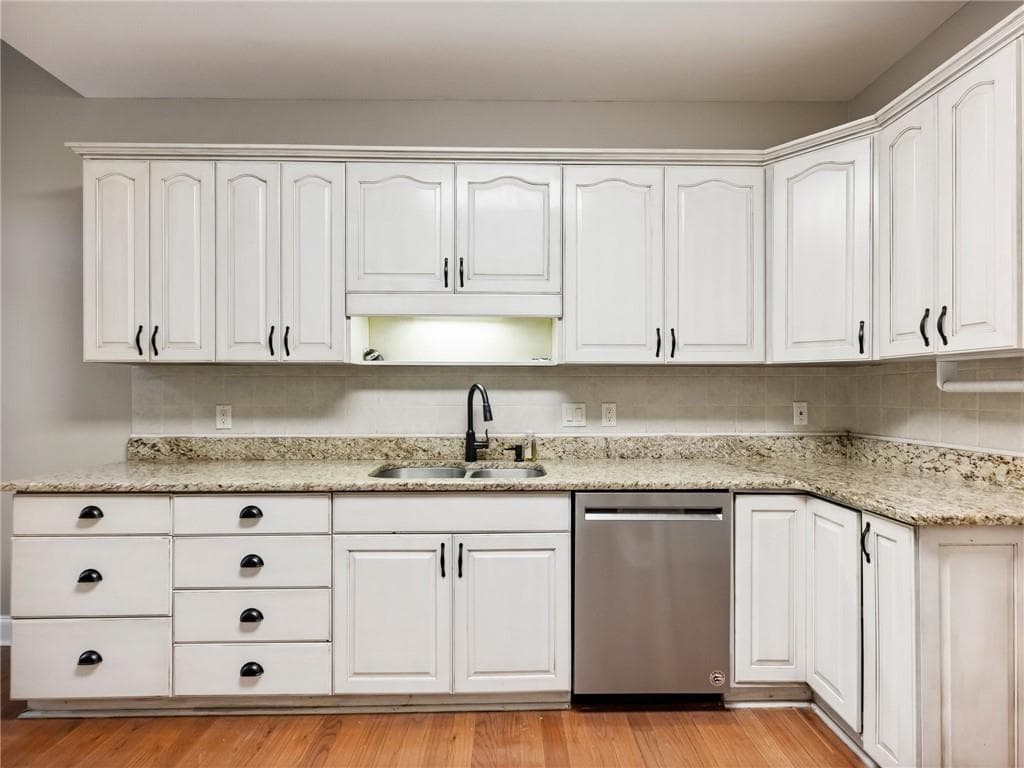 5 bedroom, 3 bathroom, 4,087 sq ft single family residence for sale at 4857 Netherlands Place, Flowery Branch, GA 30542 — photo 10