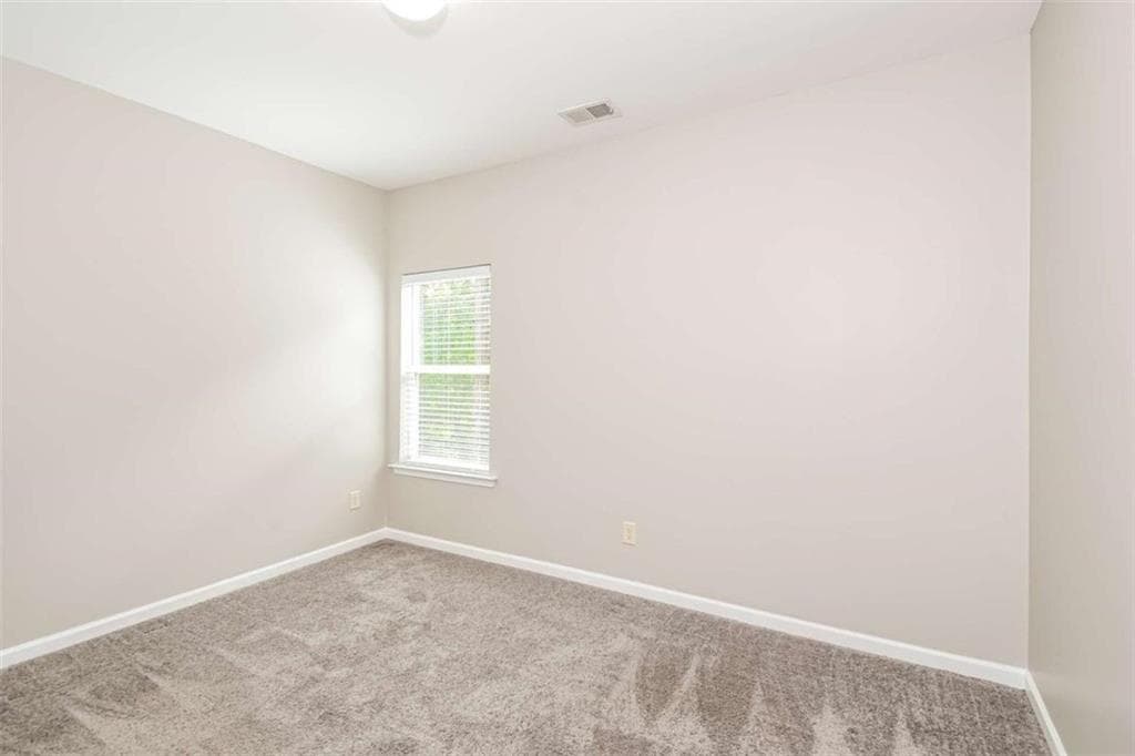 5 bedroom, 4 bathroom, 2,800 sq ft single family residence under contract at 109 Cessna Drive, Canton, GA 30114 — photo 9