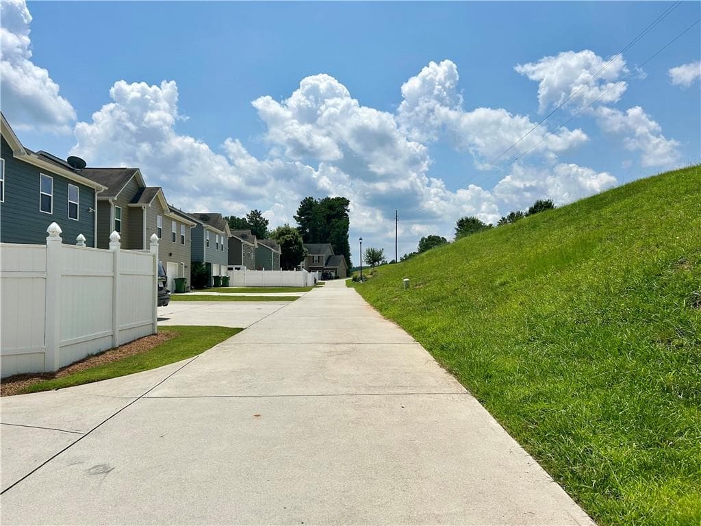 3 bedroom, 3 bathroom, 1,519 sq ft townhouse for sale at 457 Cypher Drive, Suwanee, GA 30024 — photo 3
