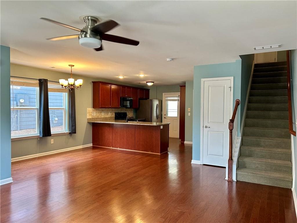 3 bedroom, 3 bathroom, 1,519 sq ft townhouse for sale at 457 Cypher Drive, Suwanee, GA 30024 — photo 7