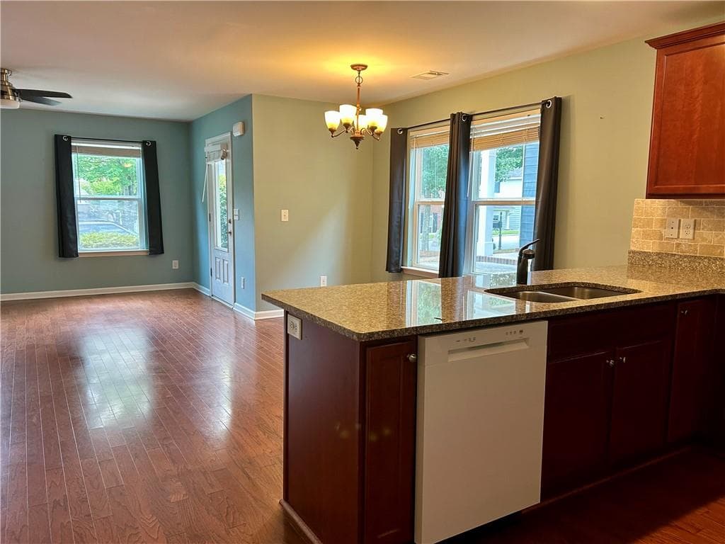 3 bedroom, 3 bathroom, 1,519 sq ft townhouse for sale at 457 Cypher Drive, Suwanee, GA 30024 — photo 10
