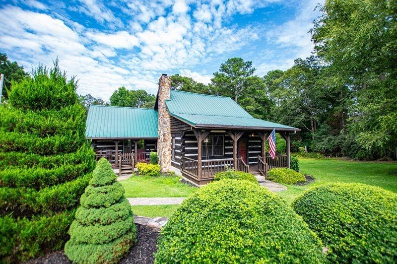 3 bedroom, 2 bathroom, 1,708 sq ft single family residence sold at 8011 Hannah Road, Winston, GA 30187