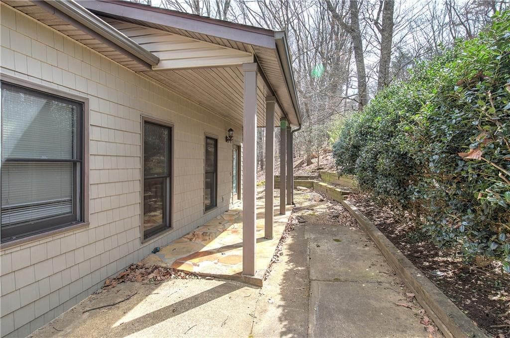 3 bedroom, 4 bathroom, 3,006 sq ft single family residence for sale at 207 Stone Ridge Court, Jasper, GA 30143 — photo 5