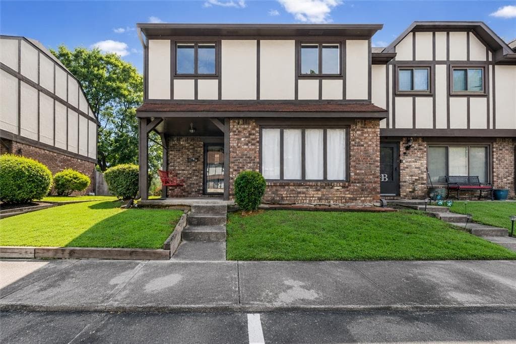 3 bedroom, 2 bathroom, 1,314 sq ft condominium sold at 1199 Ashborough Drive A, Marietta, GA 30067