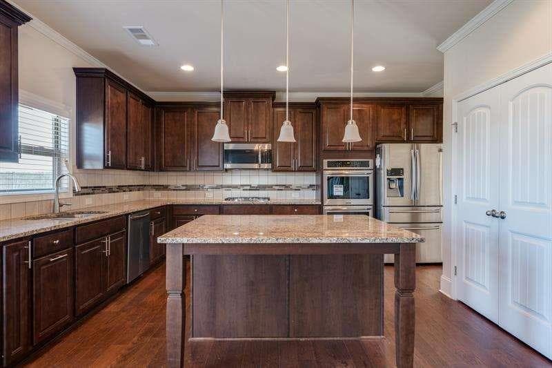 5 bedroom, 4 bathroom, 3,742 sq ft single family residence for rent at 4215 Miramount Overlook, Cumming, GA 30040 for $3,500 a month — photo 10