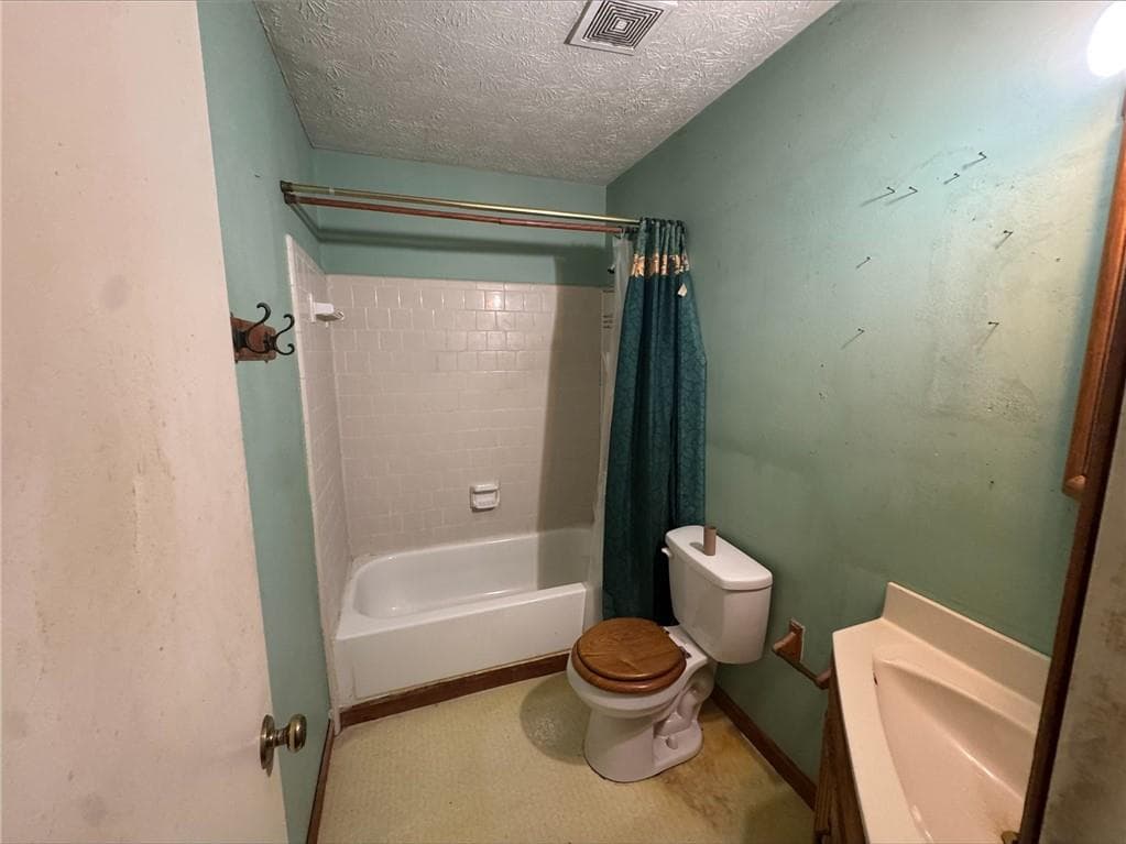 3 bedroom, 3 bathroom, 1,382 sq ft single family residence under contract at 4597 Arborwalk Court, Stone Mountain, GA 30083 — photo 5
