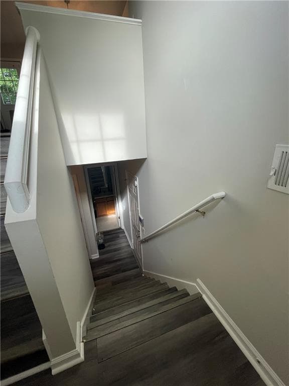 3 bedroom, 2 bathroom, 1,375 sq ft single family residence for sale at 828 Tradd Court, Stone Mountain, GA 30087 — photo 3