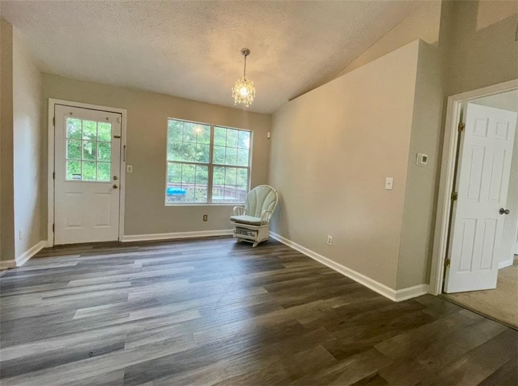 3 bedroom, 2 bathroom, 1,375 sq ft single family residence for sale at 828 Tradd Court, Stone Mountain, GA 30087 — photo 6
