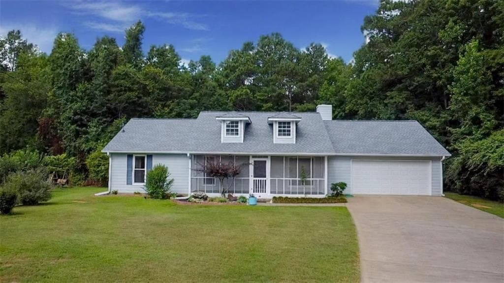 3 bedroom, 2 bathroom, 2,022 sq ft single family residence for sale at 145 Deer Ridge Court, Mcdonough, GA 30252 — photo 2