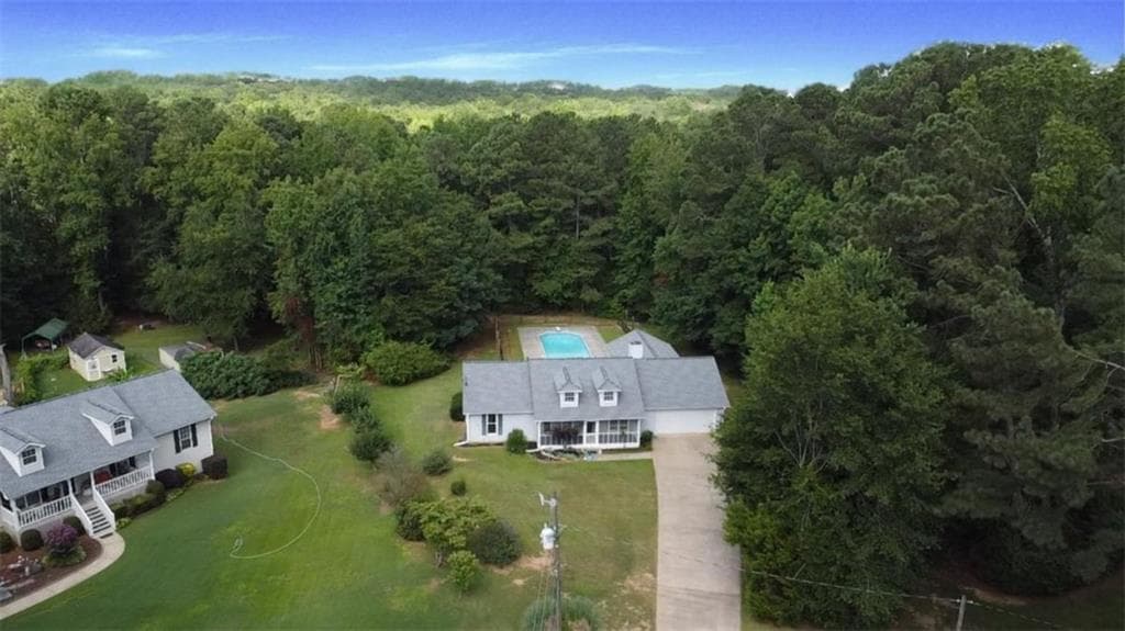 3 bedroom, 2 bathroom, 2,022 sq ft single family residence for sale at 145 Deer Ridge Court, Mcdonough, GA 30252 — photo 1 of 48