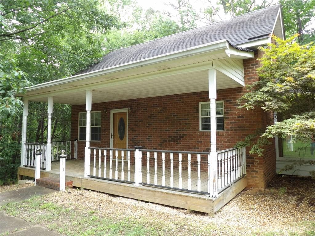 1 bedroom, 1 bathroom, 1,469 sq ft single family residence for sale at 676 Graham Road, Dallas, GA 30132 — photo 2