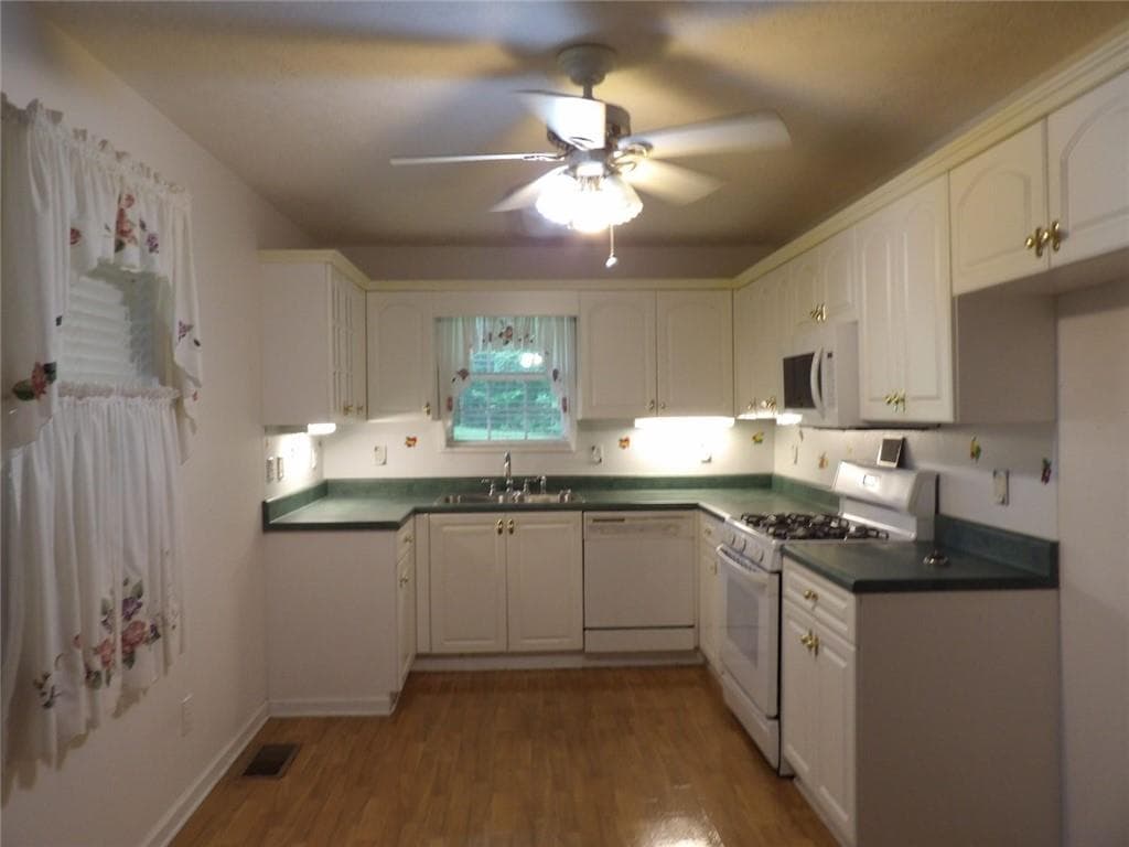 1 bedroom, 1 bathroom, 1,469 sq ft single family residence for sale at 676 Graham Road, Dallas, GA 30132 — photo 6