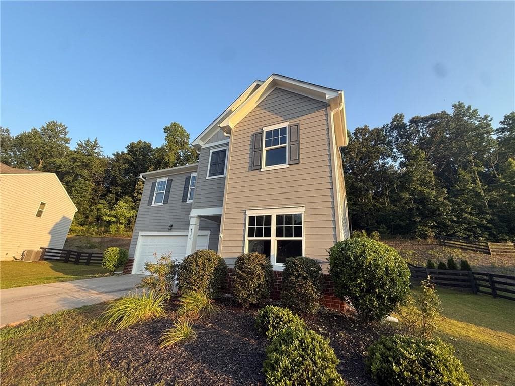 5 bedroom, 3 bathroom, 2,786 sq ft single family residence for sale at 4770 Alford Commons, Cumming, GA 30028 — photo 3