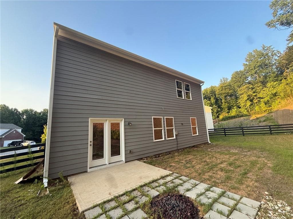 5 bedroom, 3 bathroom, 2,786 sq ft single family residence for sale at 4770 Alford Commons, Cumming, GA 30028 — photo 4