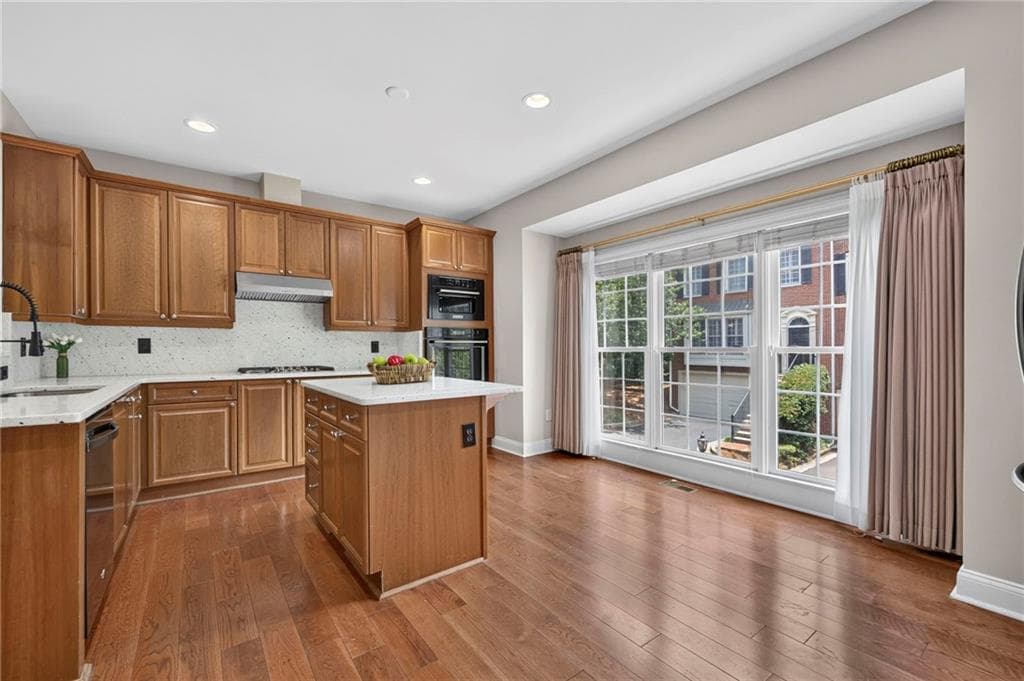 4 bedroom, 5 bathroom, 2,858 sq ft townhouse for sale at 1735 Peachtree Street 619, Atlanta, GA 30309 — photo 5