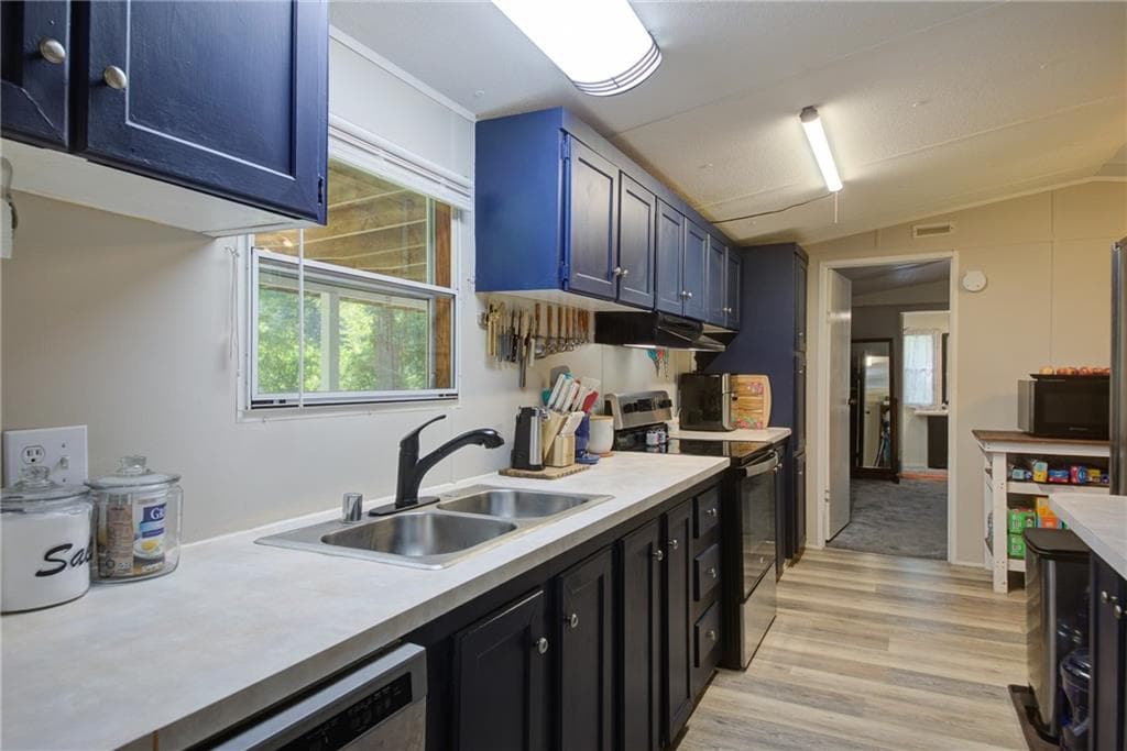 2 bedroom, 2 bathroom, 1,129 sq ft single family residence for sale at 716 Hawkins Road, Homer, GA 30547 — photo 3