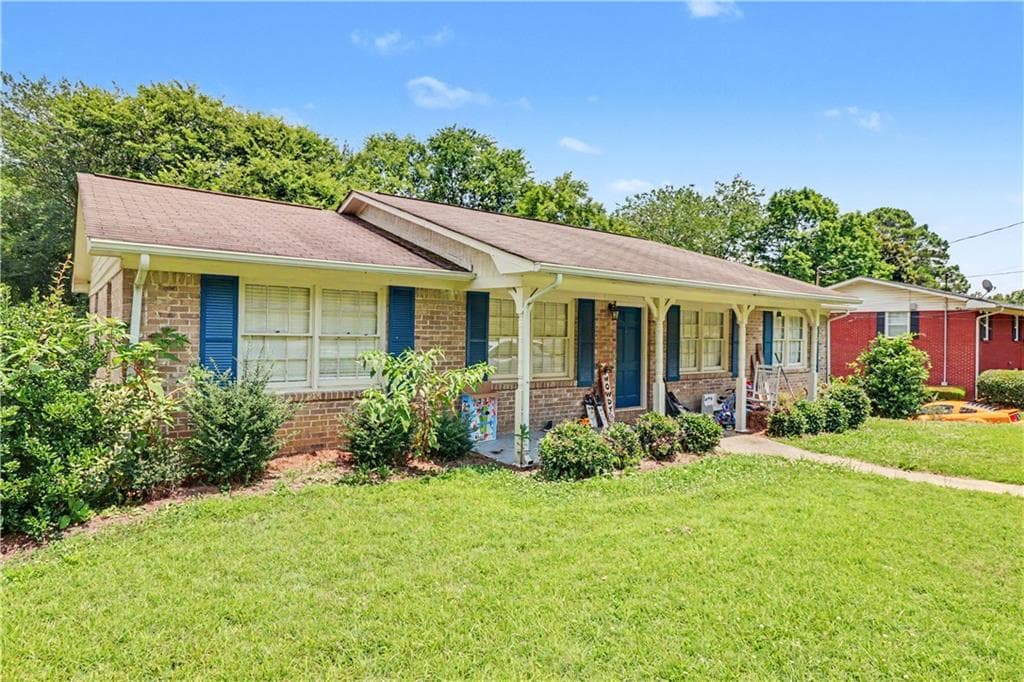 3 bedroom, 3 bathroom, 2,430 sq ft single family residence for sale at 202 Cherry Hill Drive, Calhoun, GA 30701 — photo 2
