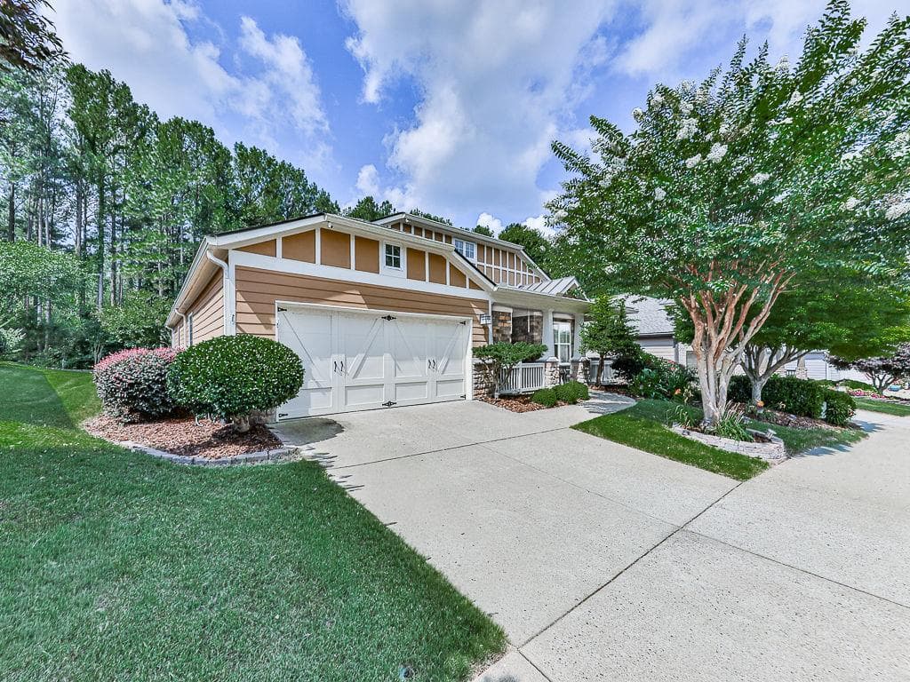 2 bedroom, 2 bathroom, 2,310 sq ft single family residence for sale at 616 Laurel Crossing, Canton, GA 30114 — photo 3