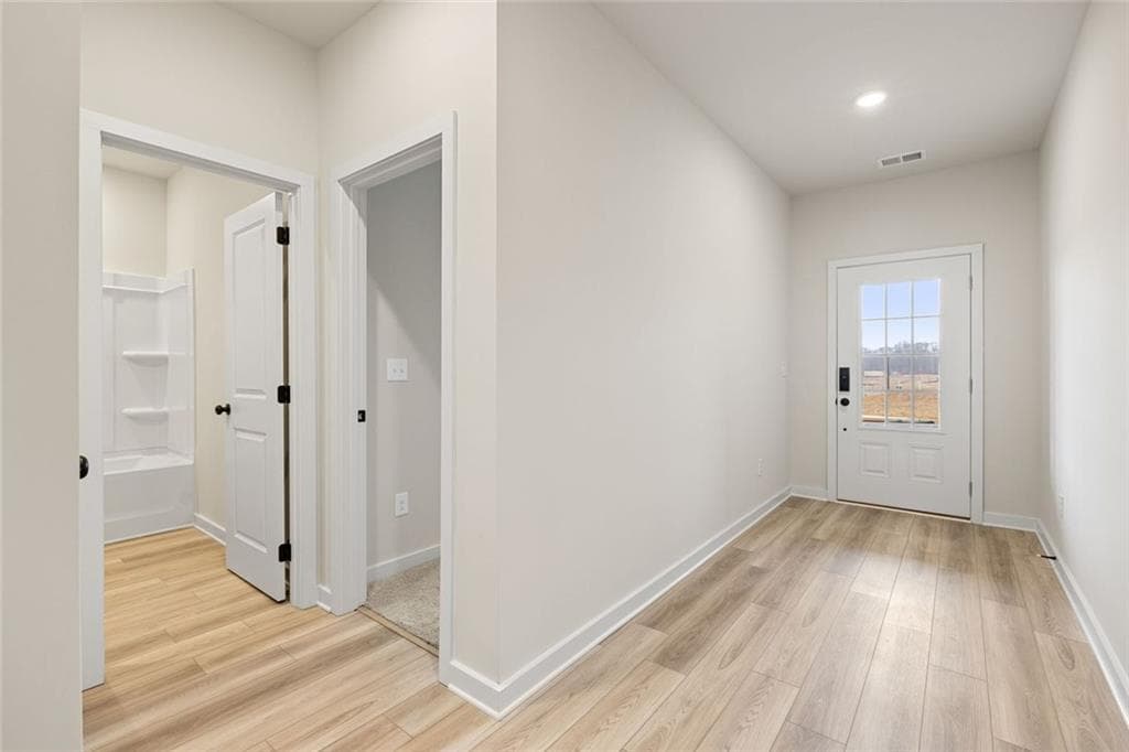 5 bedroom, 4 bathroom, 3,021 sq ft single family residence under contract at 45 Sanborne View Drive, Jefferson, GA 30549 — photo 7