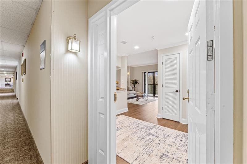 1 bedroom, 1 bathroom, 800 sq ft condominium for sale at 1800 Clairmont Lake #426, Decatur, GA 30033 — photo 7