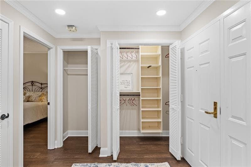 1 bedroom, 1 bathroom, 800 sq ft condominium for sale at 1800 Clairmont Lake #426, Decatur, GA 30033 — photo 9