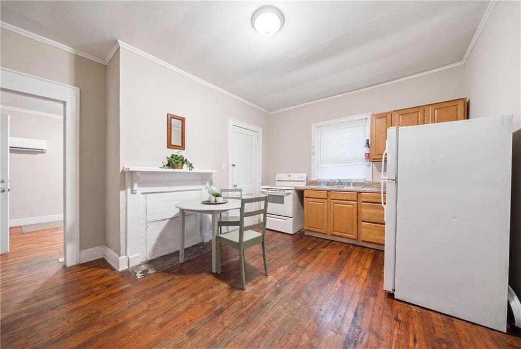 2 bedroom, 2 bathroom, 1,058 sq ft single family residence for sale at 149 Peachtree Street, Griffin, GA 30223 — photo 4
