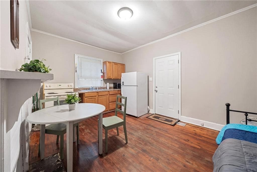 2 bedroom, 2 bathroom, 1,058 sq ft single family residence for sale at 149 Peachtree Street, Griffin, GA 30223 — photo 5