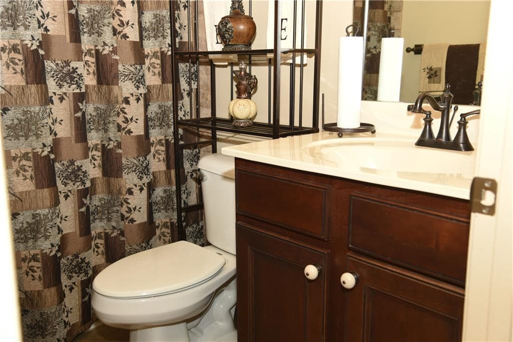 5 bedroom, 5 bathroom, 4,860 sq ft single family residence for sale at 2825 Olivine Drive, Dacula, GA 30019 — photo 10