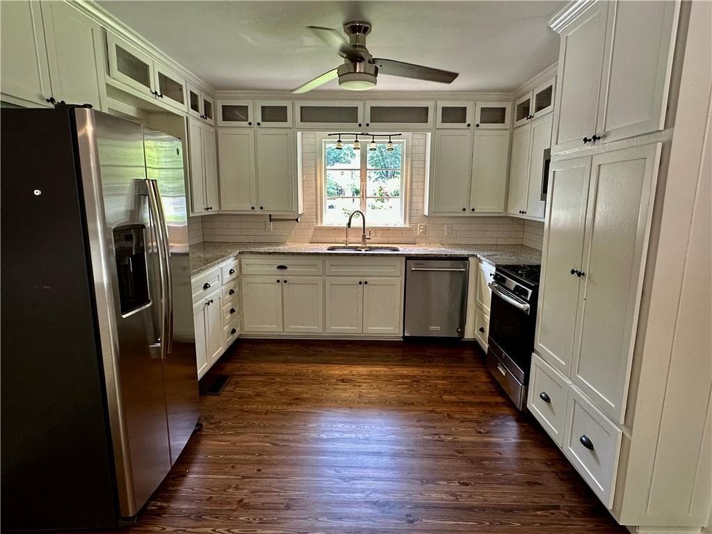3 bedroom, 2 bathroom, 1,392 sq ft single family residence for sale at 287 Brookwood Drive, Marietta, GA 30064 — photo 4
