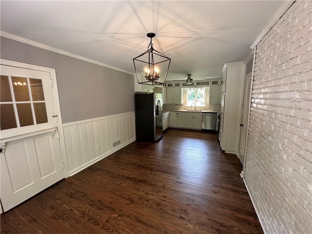 3 bedroom, 2 bathroom, 1,392 sq ft single family residence for sale at 287 Brookwood Drive, Marietta, GA 30064 — photo 5
