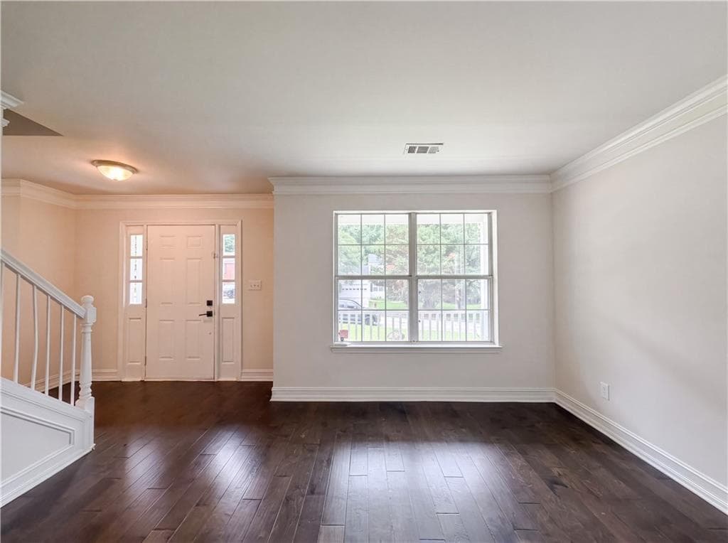 3 bedroom, 3 bathroom, 1,976 sq ft single family residence under contract at 3154 Kings Glen Drive, Decatur, GA 30034 — photo 6