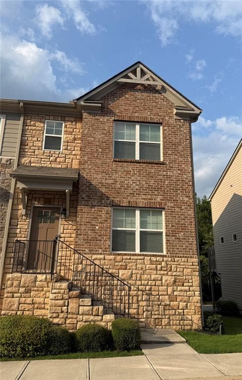3 bedroom, 4 bathroom, 1,832 sq ft townhouse for sale at 230 Ismal Drive, Atlanta, GA 30331 — photo 1 of 1