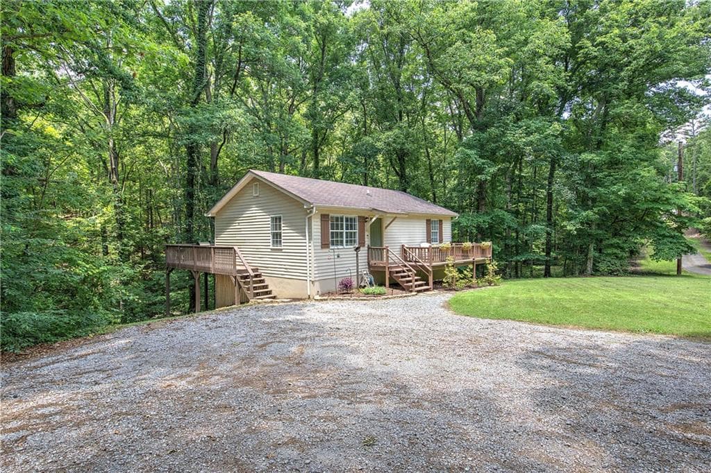 3 bedroom, 3 bathroom, 1,680 sq ft single family residence for sale at 90 Amanda Lane, Cartersville, GA 30120 — photo 3
