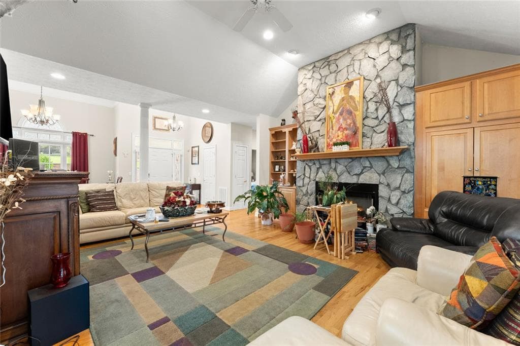 3 bedroom, 3 bathroom, 2,274 sq ft single family residence for sale at 393 Brookwood Drive, Lavonia, GA 30553 — photo 6
