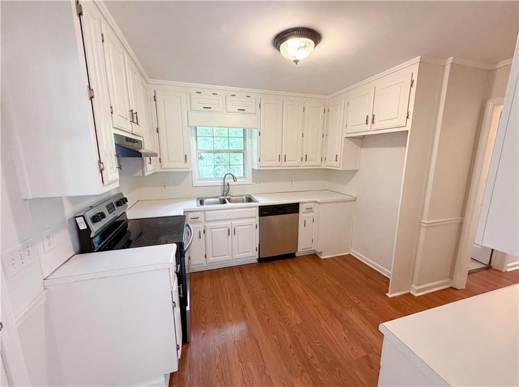 3 bedroom, 4 bathroom, 1,833 sq ft single family residence for sale at 4615 Creek Bluff Drive, Buford, GA 30518 — photo 8