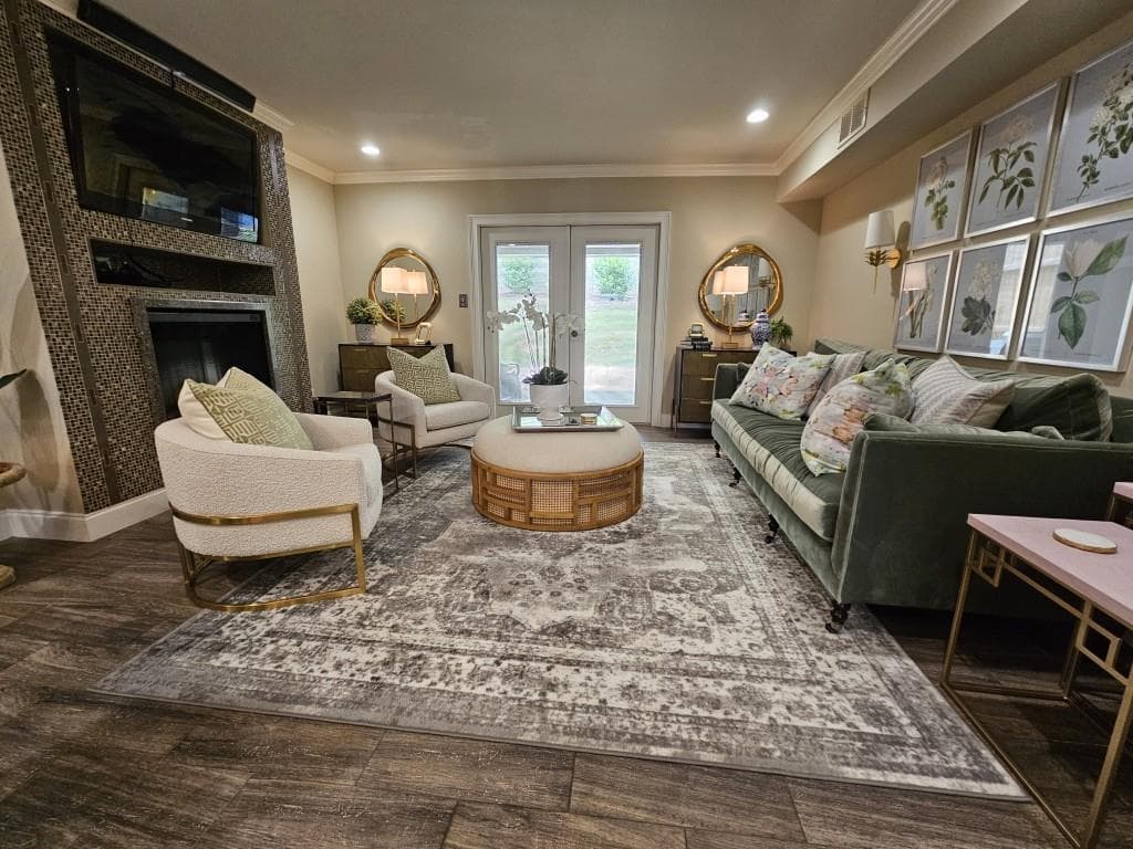 2 bedroom, 1 bathroom, 1,152 sq ft townhouse for rent at 1085 Holly Drive UNIT 2, Gainesville, GA 30501 for $1,800 a month