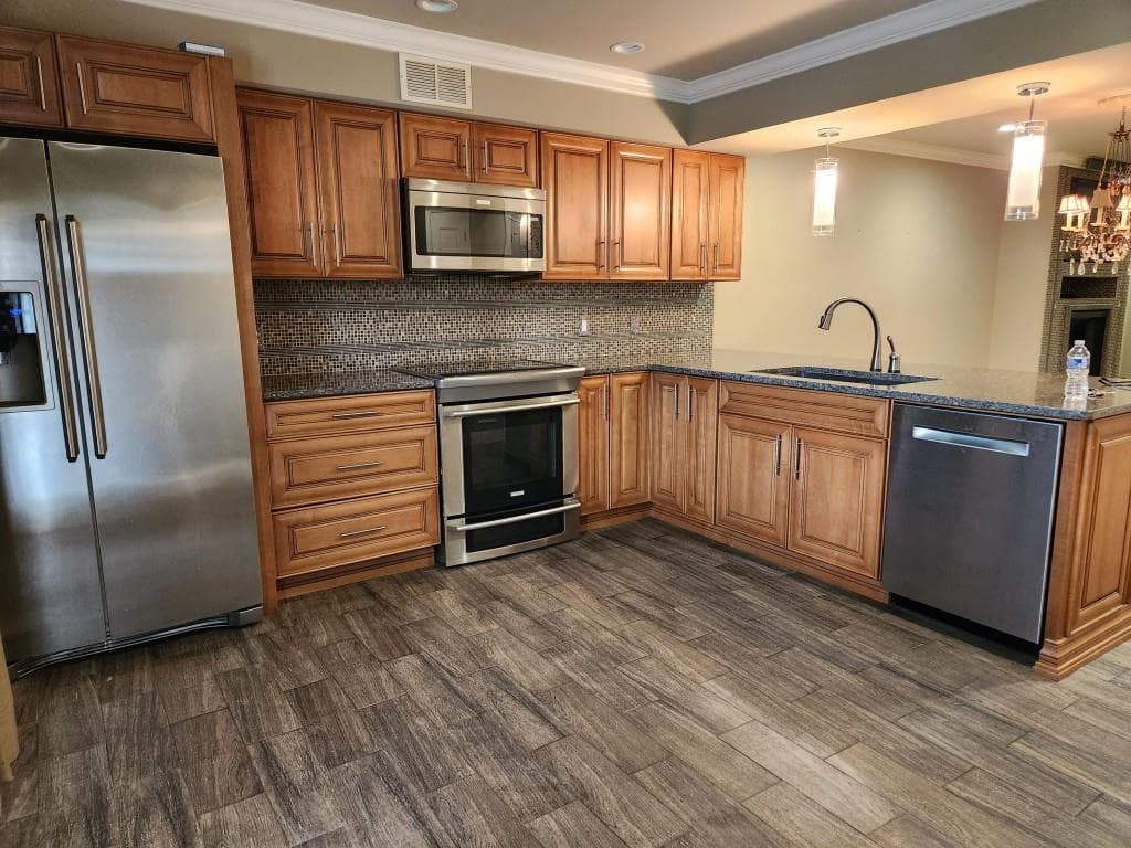 2 bedroom, 1 bathroom, 1,152 sq ft townhouse for rent at 1085 Holly Drive UNIT 2, Gainesville, GA 30501 for $1,800 a month — photo 3