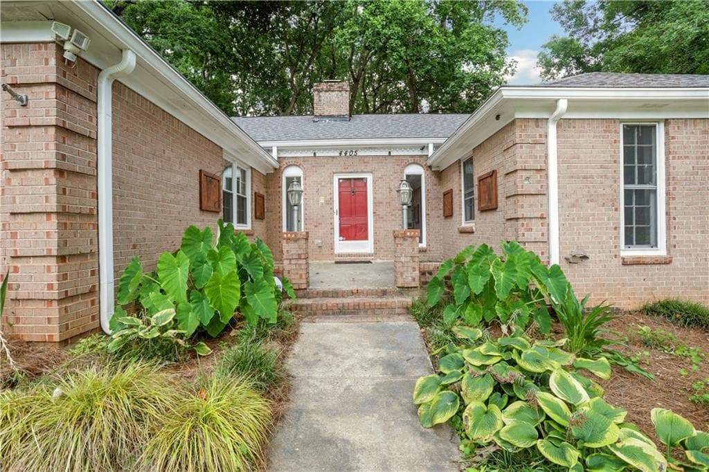 4 bedroom, 3 bathroom, 2,540 sq ft single family residence under contract at 4405 Bonaparte Drive, Tucker, GA 30084 — photo 2