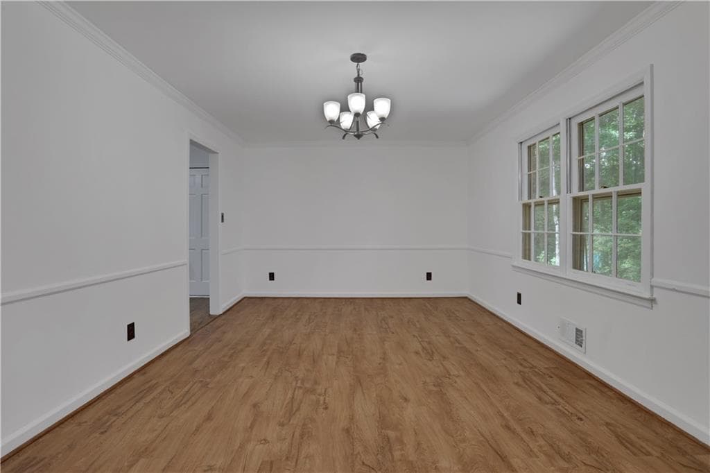 4 bedroom, 3 bathroom, 2,540 sq ft single family residence under contract at 4405 Bonaparte Drive, Tucker, GA 30084 — photo 9