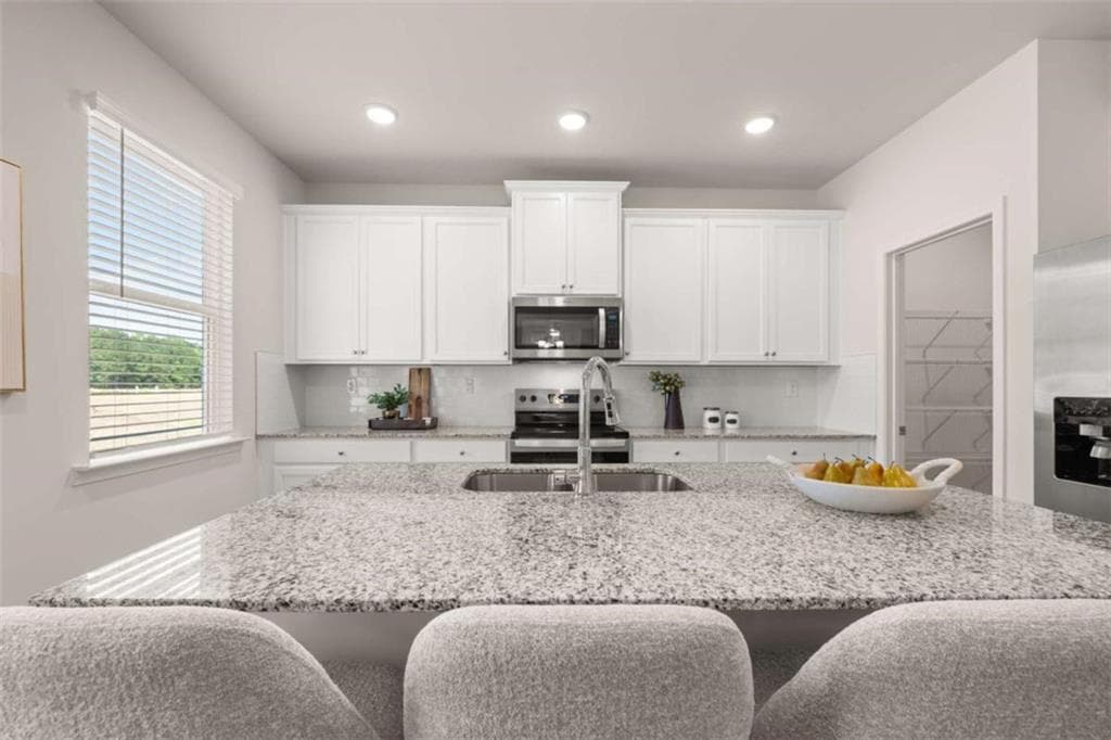 4 bedroom, 3 bathroom, 2,506 sq ft single family residence under contract at 1767 Kingsmere Run Drive, Loganville, GA 30052 — photo 7