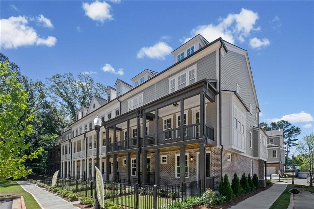 3 bedroom, 4 bathroom, 2,204 sq ft townhouse for sale at 1961 Flying Scotsman Drive 21, Kennesaw, GA 30144 — photo 3