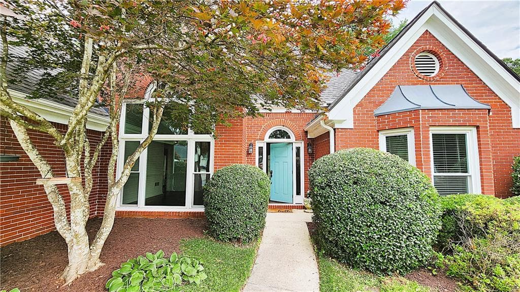 4 bedroom, 2 bathroom, 2,261 sq ft single family residence under contract at 1881 Flowering Drive, Grayson, GA 30017 — photo 3