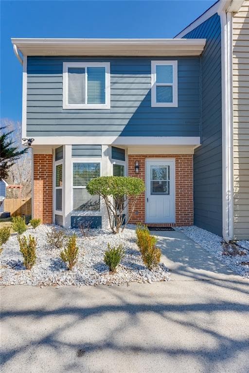 2 bedroom, 3 bathroom, 1,260 sq ft townhouse for rent at 5015 Laurel Springs Way, Smyrna, GA 30082 for $2,300 a month — photo 1 of 21