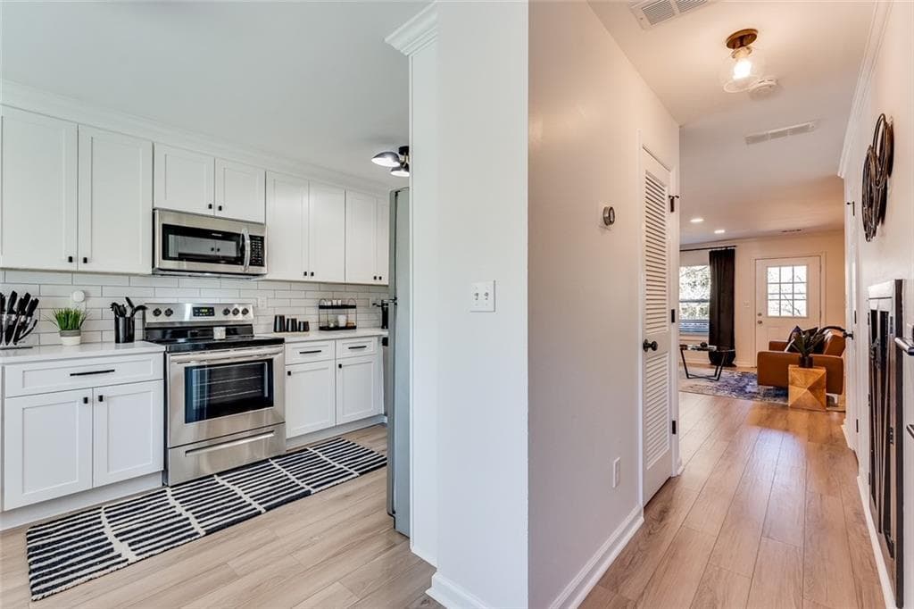 2 bedroom, 3 bathroom, 1,260 sq ft townhouse for rent at 5015 Laurel Springs Way, Smyrna, GA 30082 for $2,300 a month — photo 4