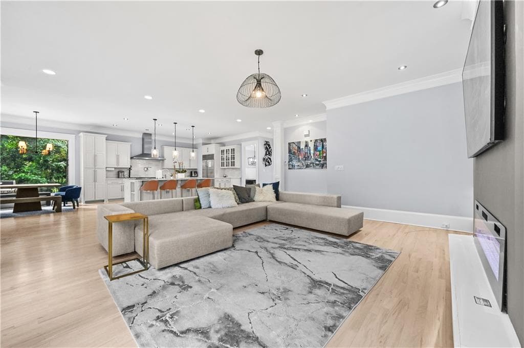 8 bedroom, 9 bathroom, 6,710 sq ft single family residence for sale at 982 Canter Road, Atlanta, GA 30324 — photo 6