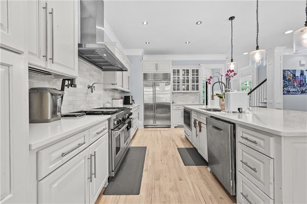 8 bedroom, 9 bathroom, 6,710 sq ft single family residence for sale at 982 Canter Road, Atlanta, GA 30324 — photo 7