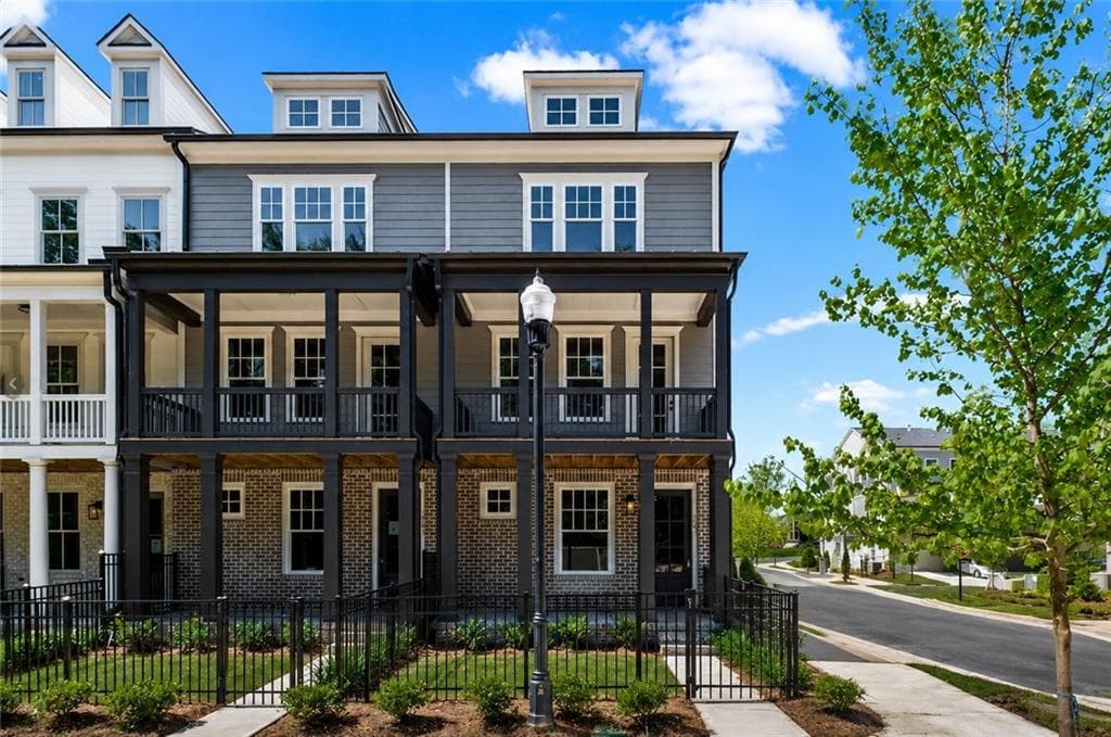 3 bedroom, 4 bathroom, 2,204 sq ft townhouse for sale at 1961 Flying Scotsman Drive 21, Kennesaw, GA 30144 — photo 2